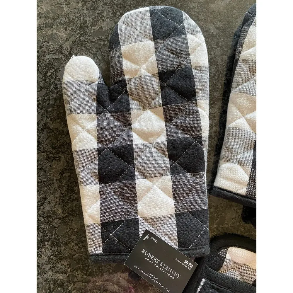 Robert Stanley Home Coll Black and White Buffalo Plaid Oven Mitts & Pot Holder